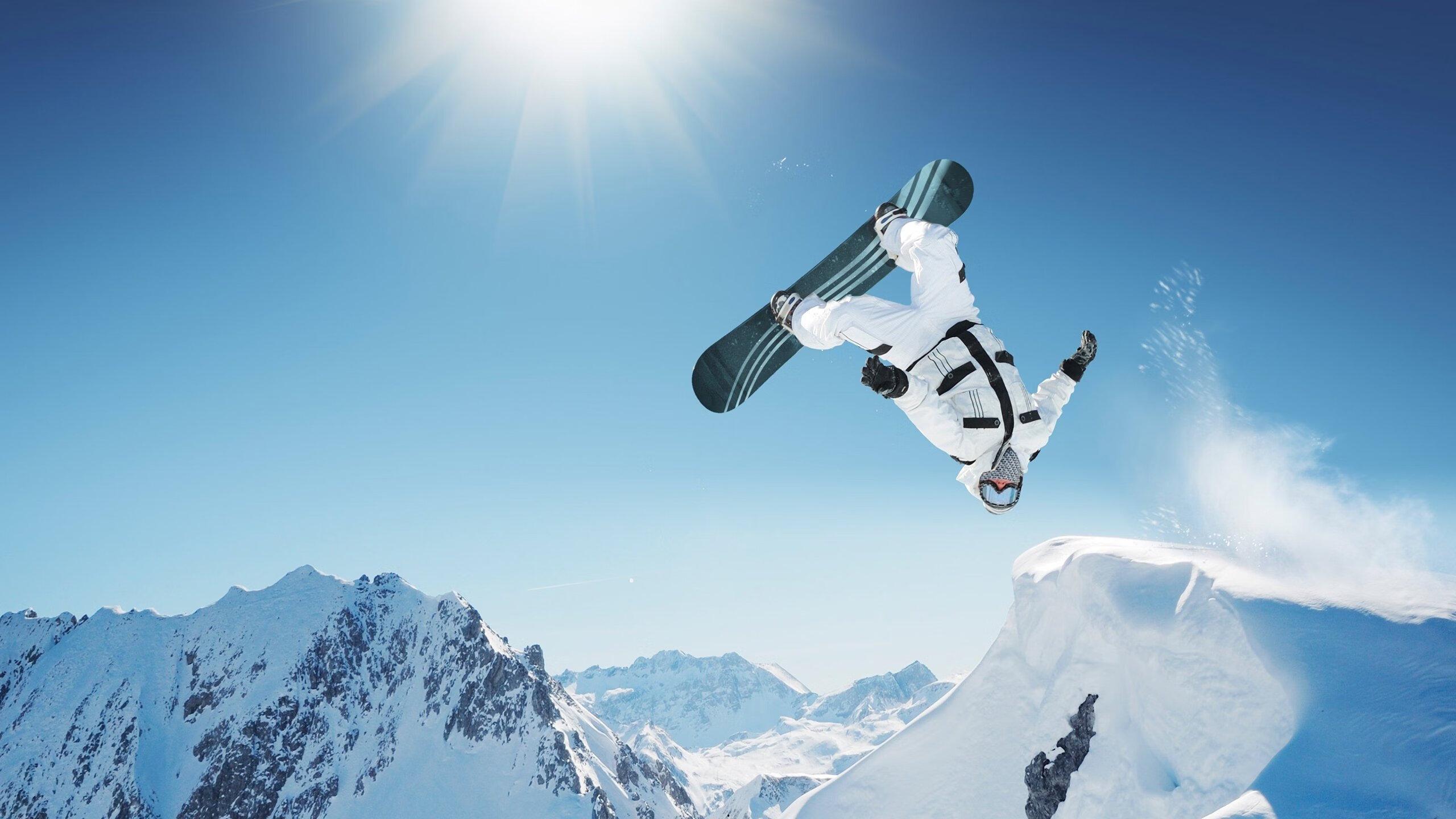 冰雪运动热潮席卷全国，各地掀起冬季健身新时尚