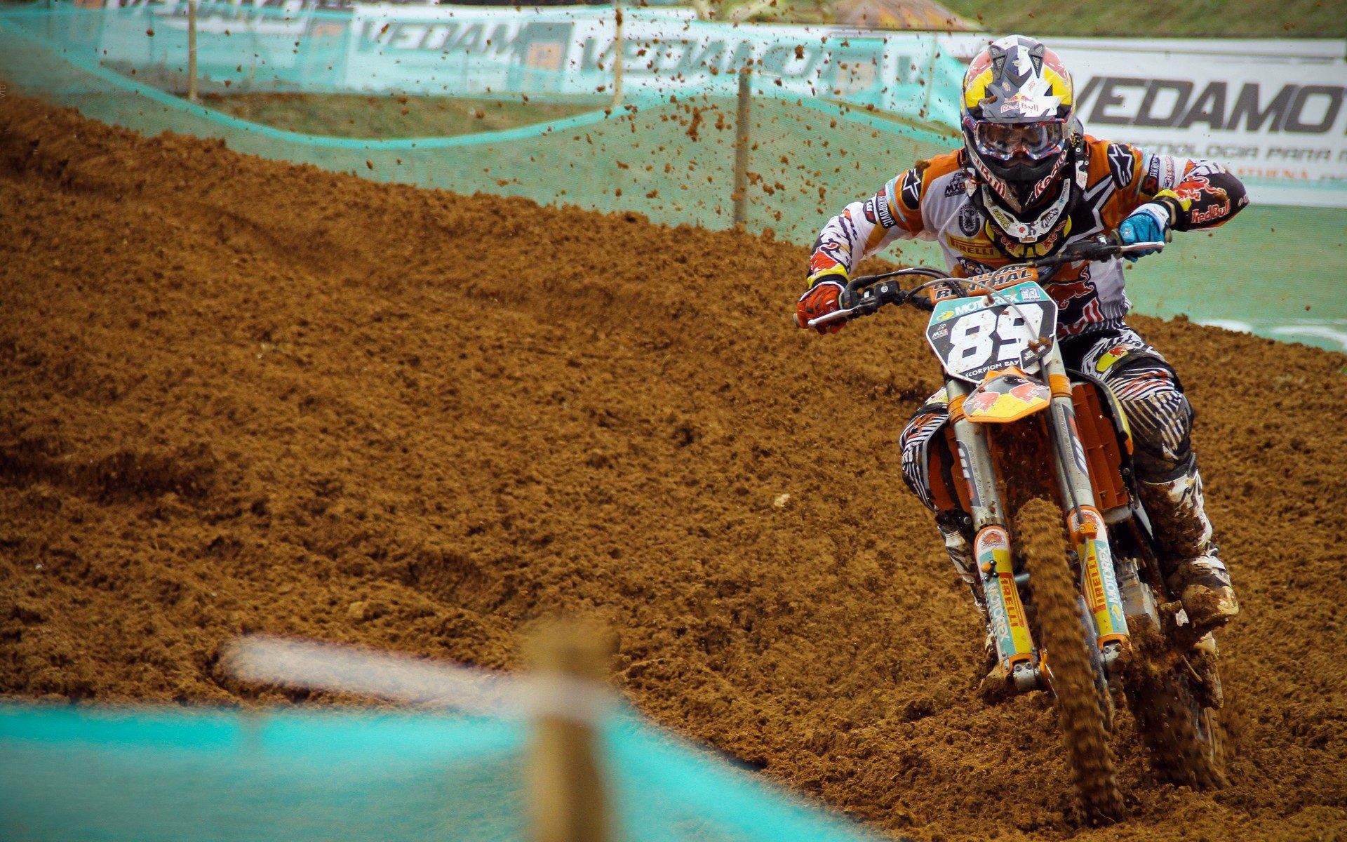 点球大战惊心动魄，蓝鹰绝杀红魔挺进决赛