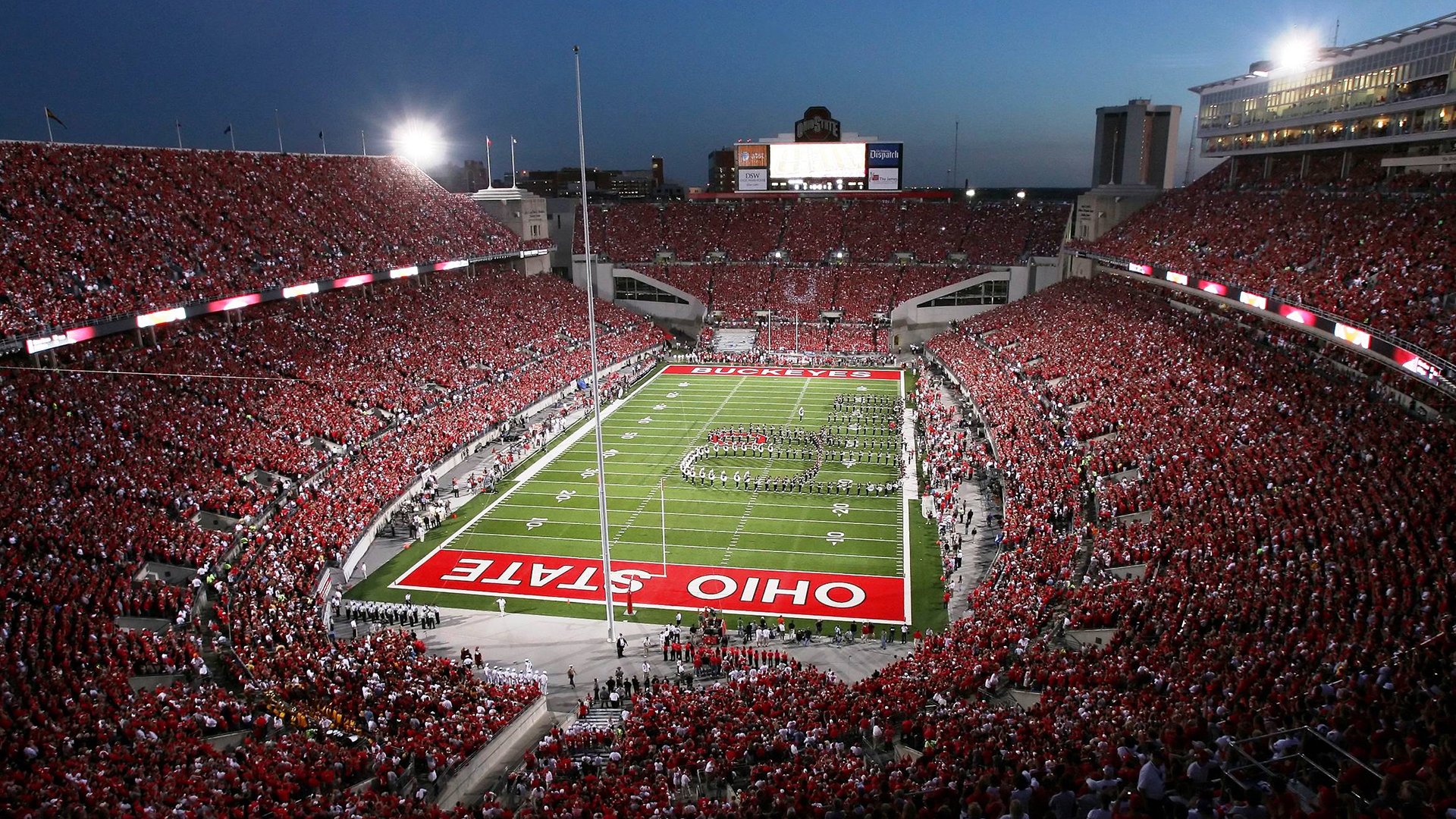 欧冠决赛巅峰对决，皇马绝杀多特蒙德，第15次捧起大耳朵杯